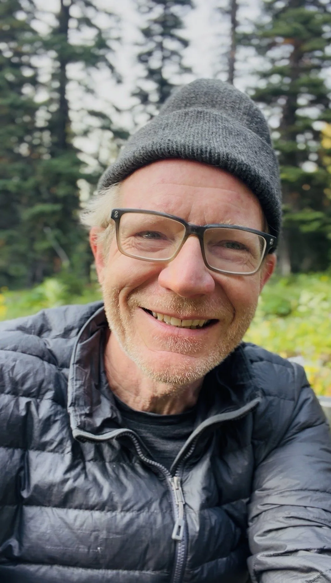 Robert is a Self-Realization Guide with over 30 years of experience rooted in eco philosophy and nature based practices. His guidance fosters self-inquiry, inner freedom, and the cultivation of a purposeful life.