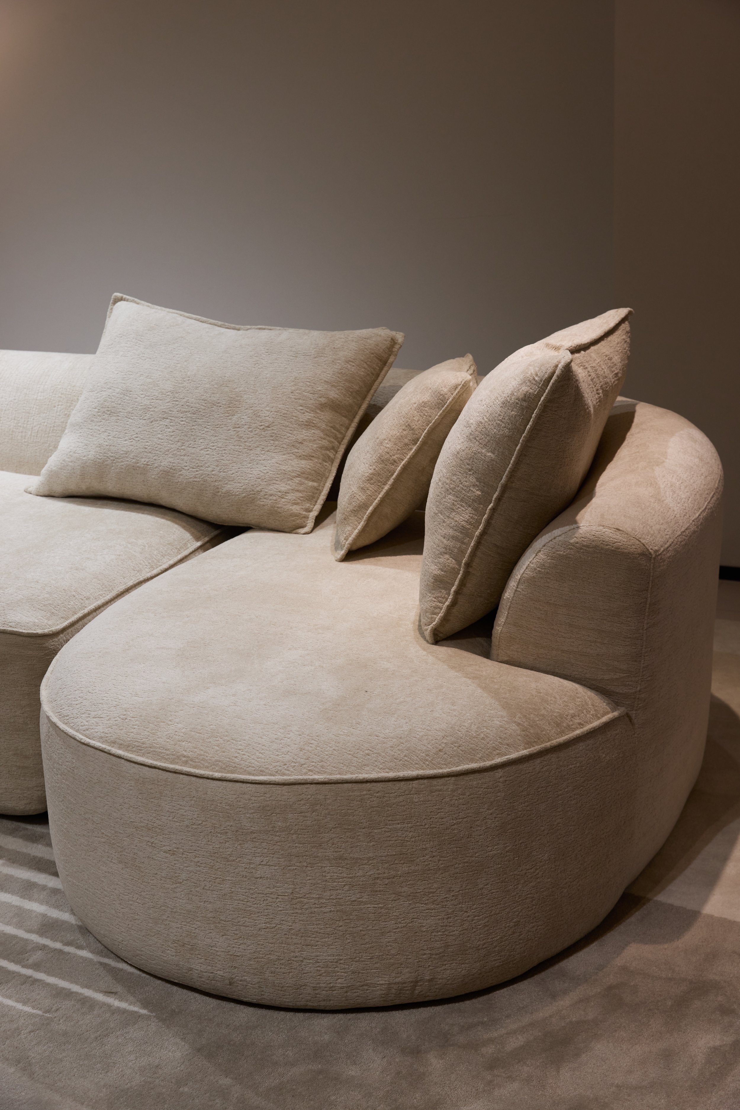 sofa 2 (7).jpg