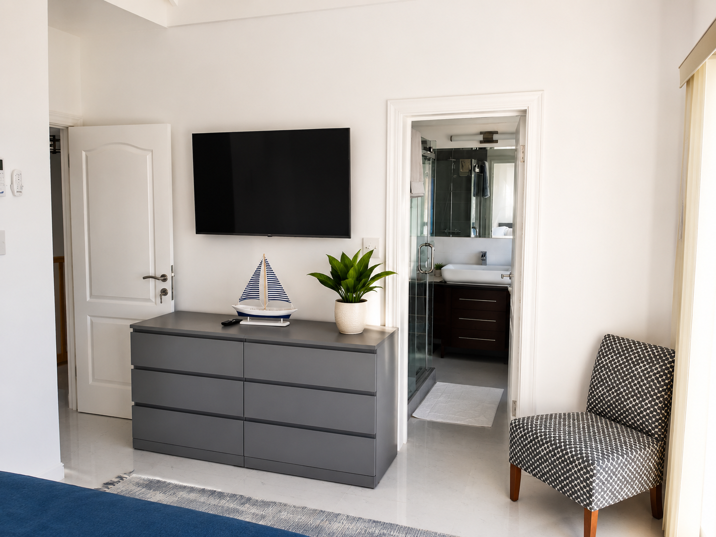 Master Bathroom.png