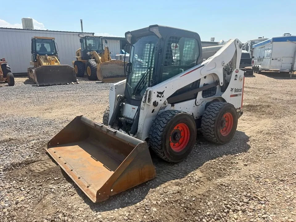 2014 Bobcat High Flow s750 skid steer a/c cab