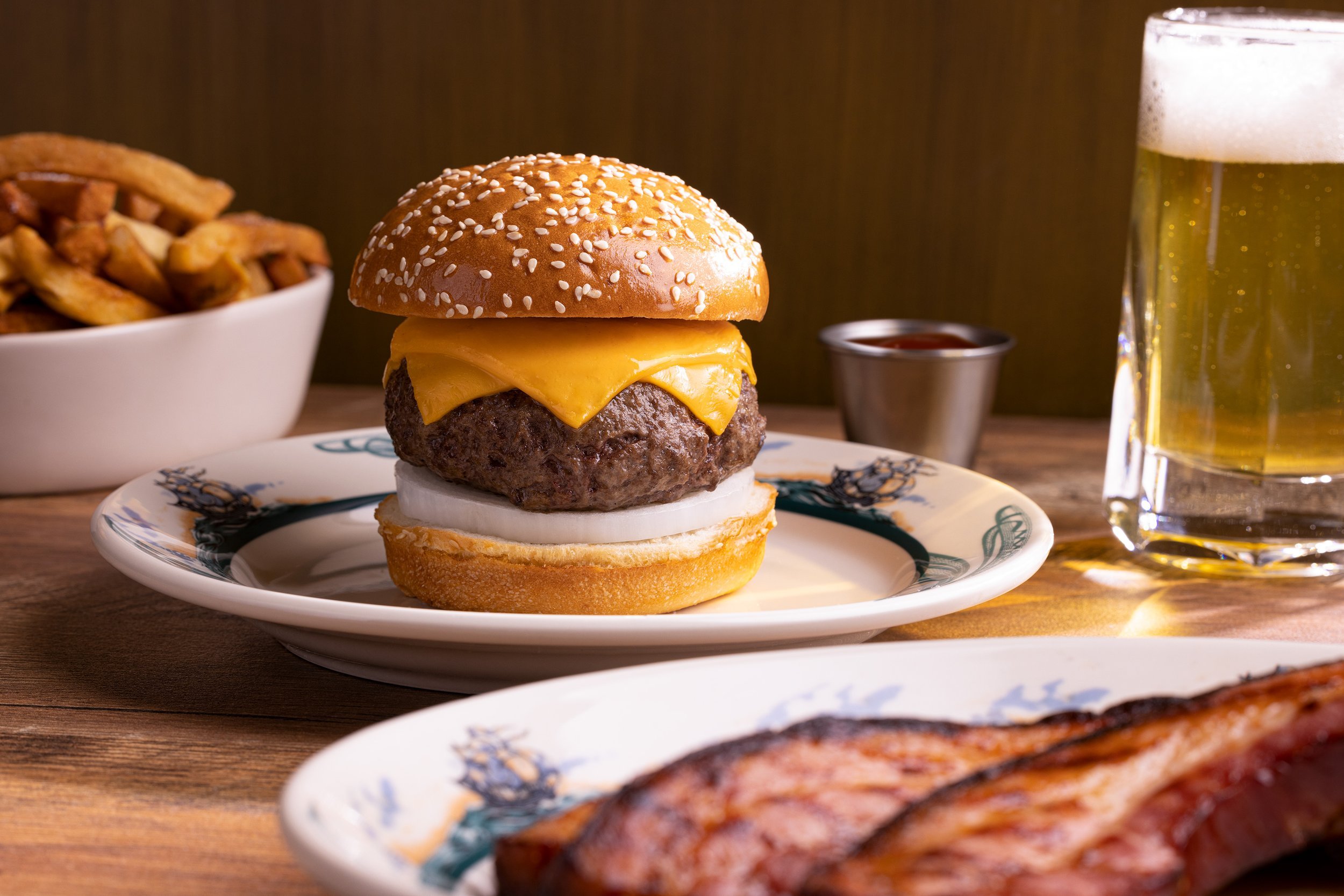 Peter-Luger-CHEESEBURGER-michael-rudin.jpg