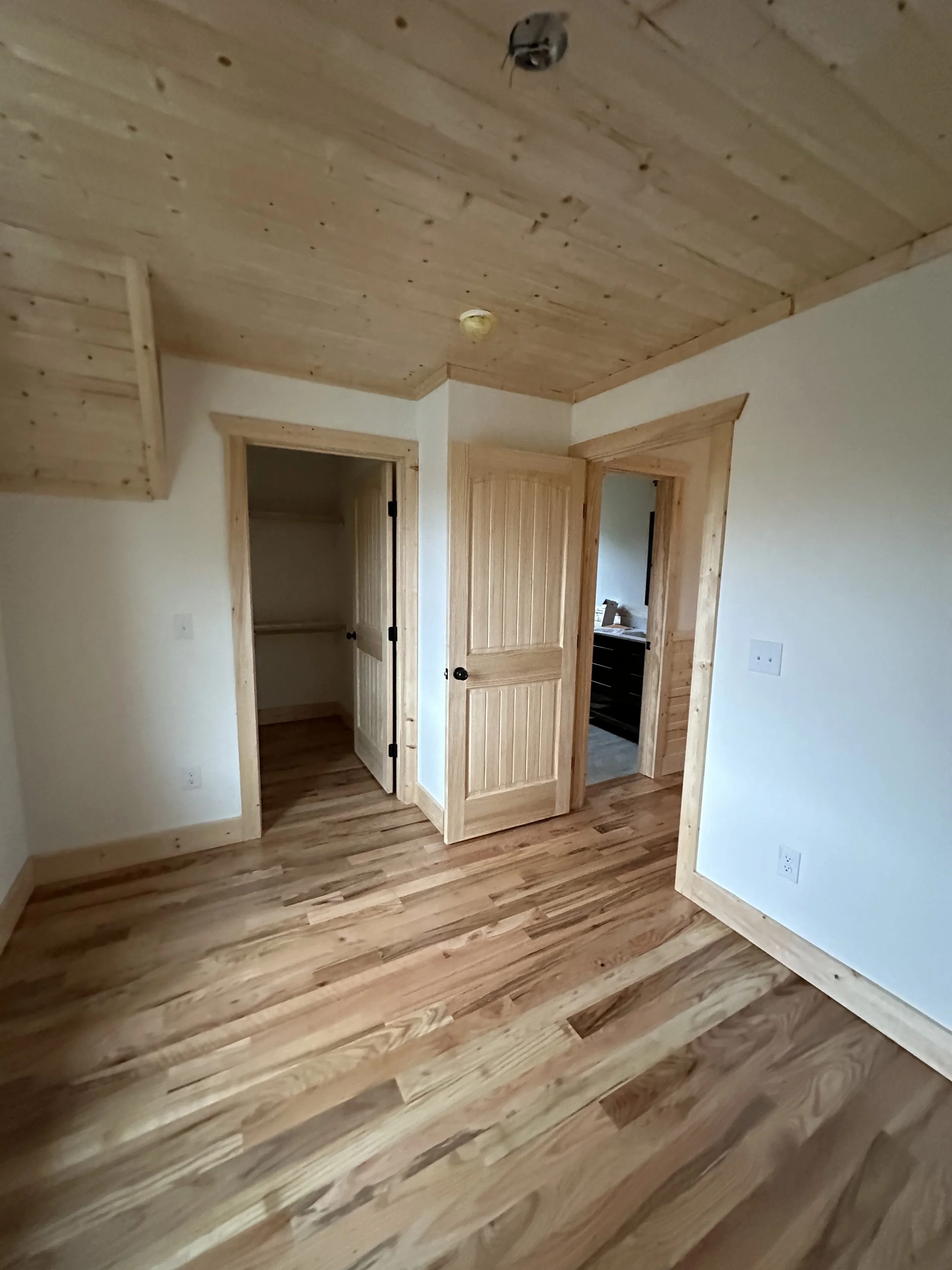 Interior house finish in glade valley North Carolina