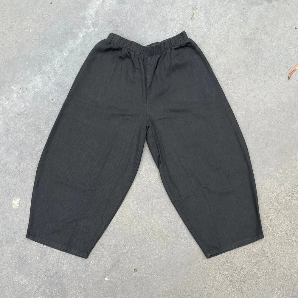 AMO LA Pants Black 1.webp