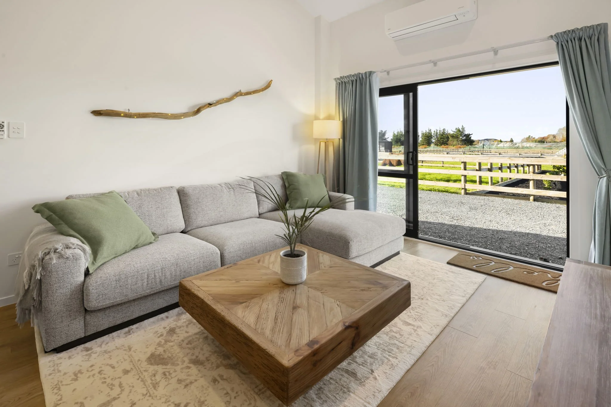 32-web-or-mls-inHouse_AR5_4514.jpg