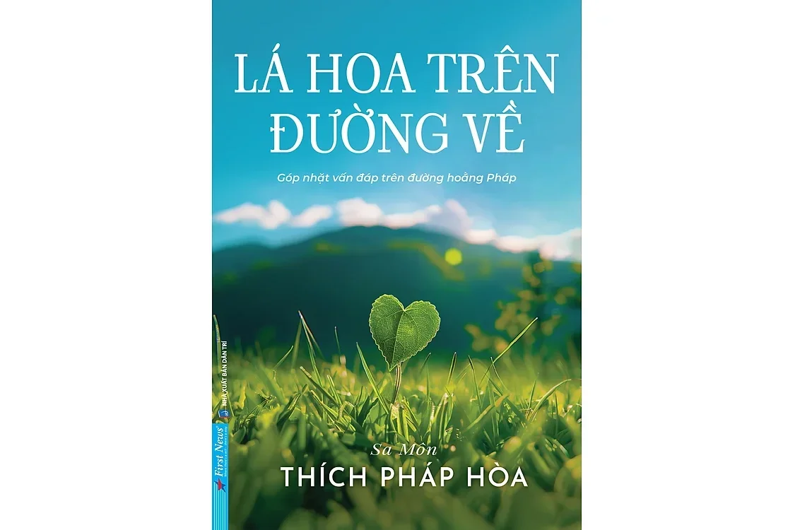 Bìa sách Lá hoa trên đường về - Thích Pháp Hòa