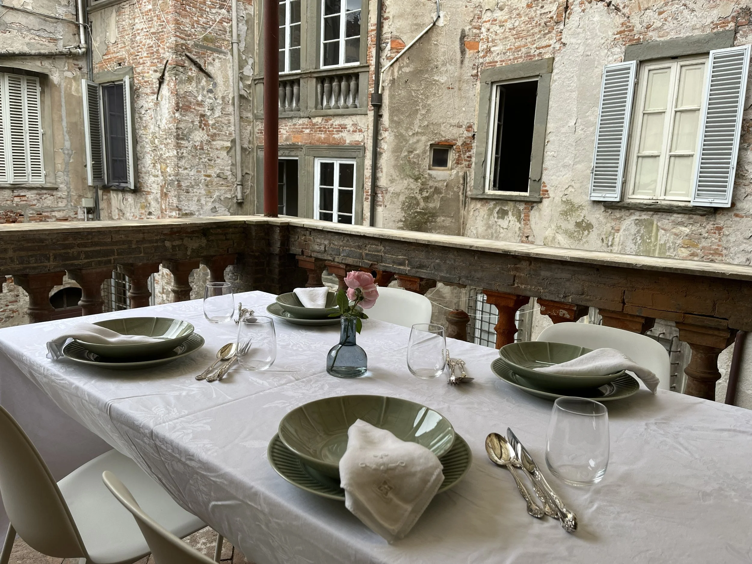 outdoor table.jpeg