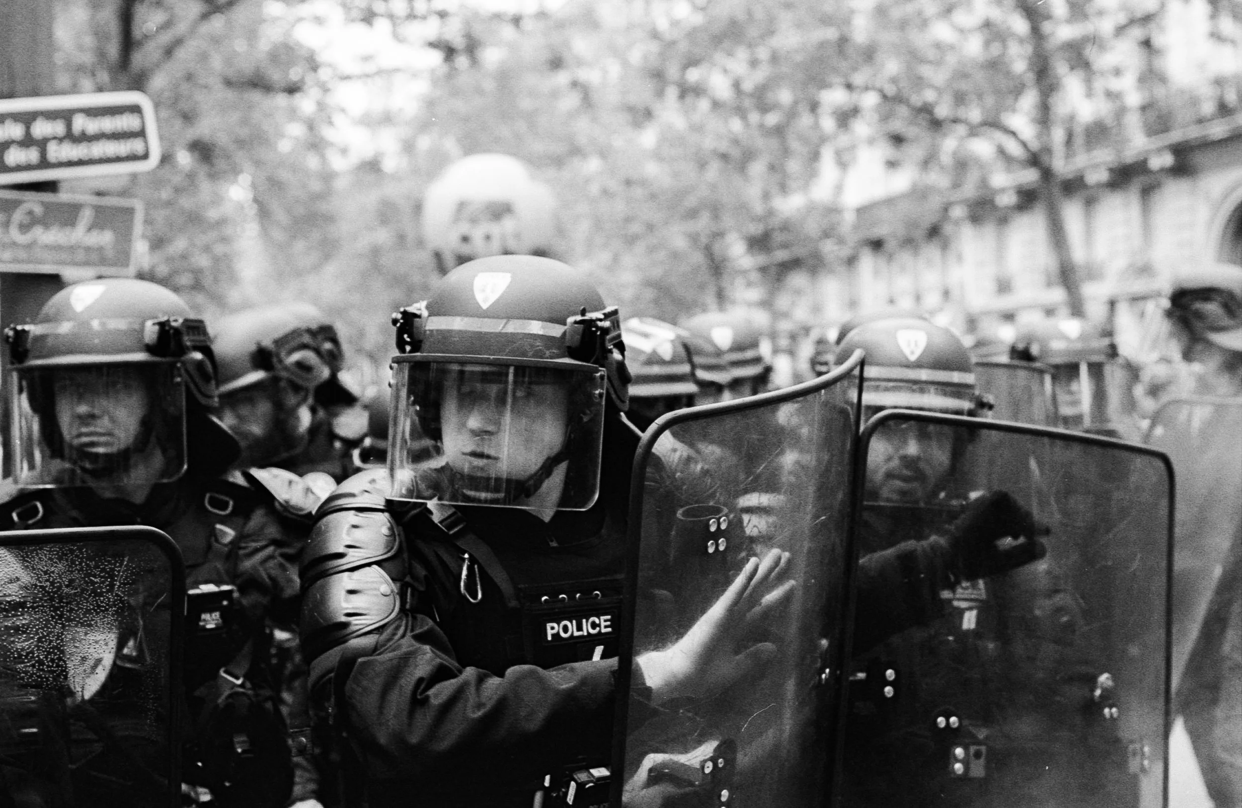 French Police charging toward Protesters / / Paris, May 1st 2026