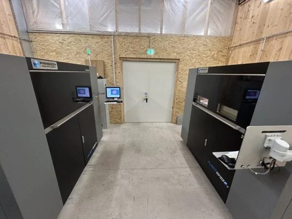 Zwei Farsoon Flight SLS-Drucker im Trivion-Produktionsraum