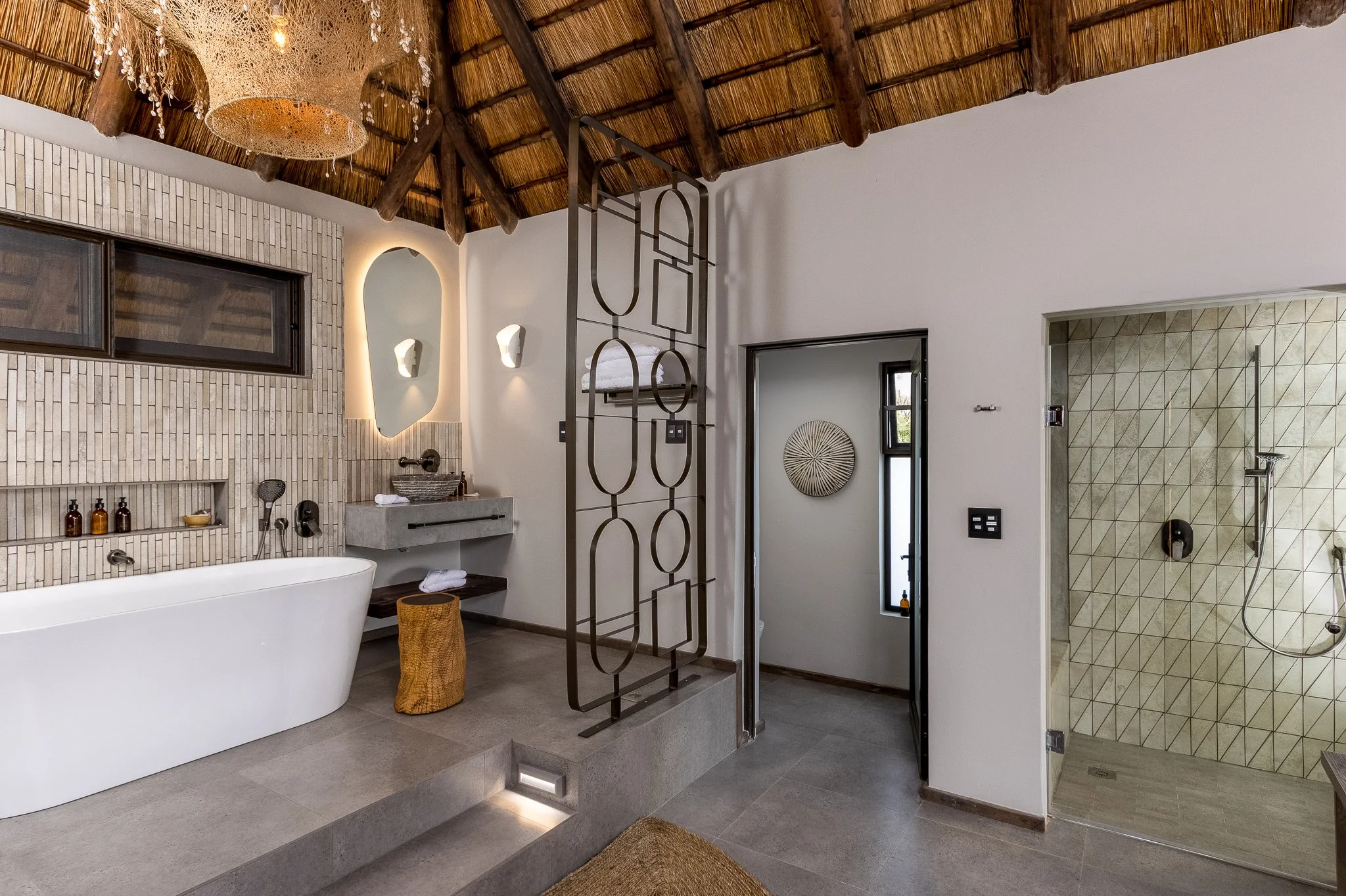 Simbavati Waterside - Accommodation 04 - Luxury Suite.jpg