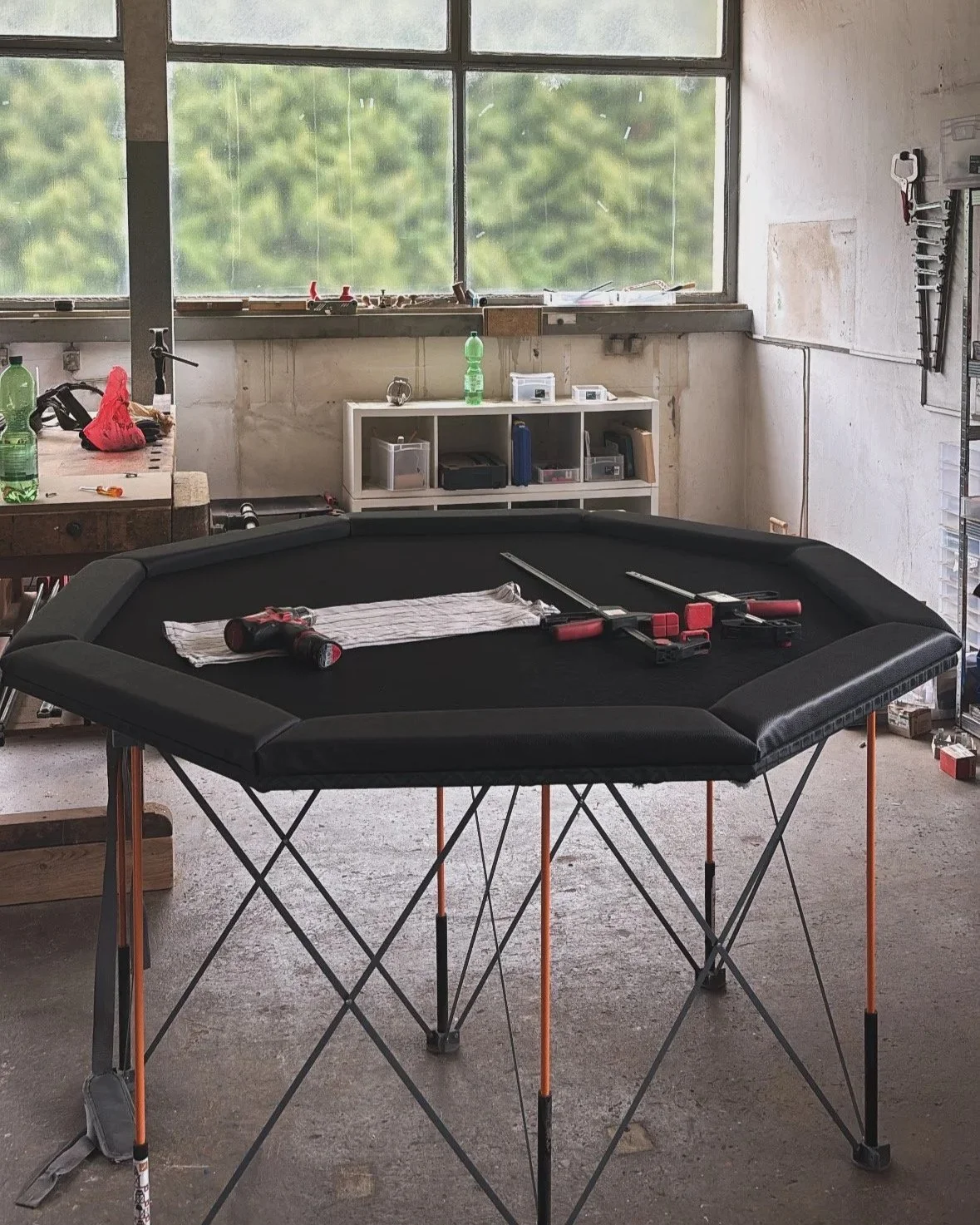 Luxus Pokertisch individuell und im Herstellungsprozess. Pokertisch kaufen.