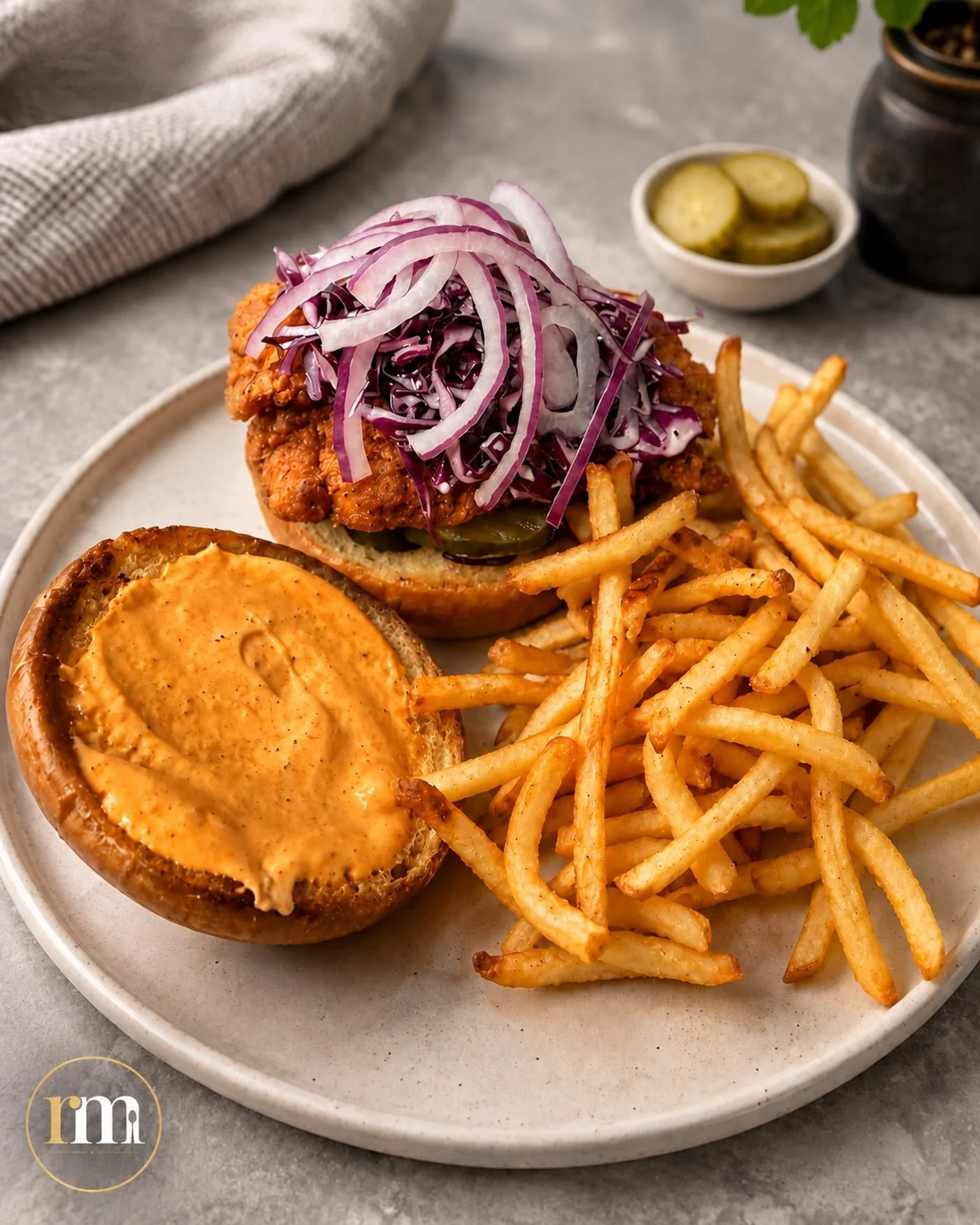 That crunch is only half the job. 👀

A great crispy chicken sandwich needs contrast: hot crispy chicken, cool crunchy slaw, sharp pickles, fresh onion and a creamy sauce to pull everything together.

But there&rsquo;s one tiny step that makes a BIG 