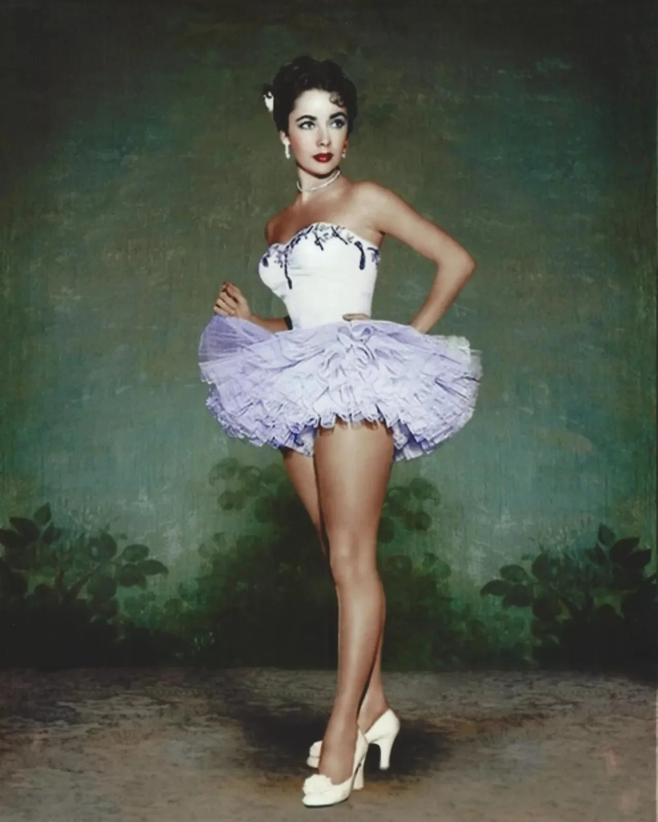 Elizabeth Taylor Dancer.jpg