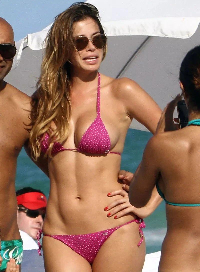 Aida Yespica Beautiful Body In Bikini.jpg