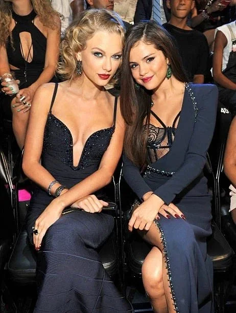 Taylor Swift Selena Gomez 8.jpg