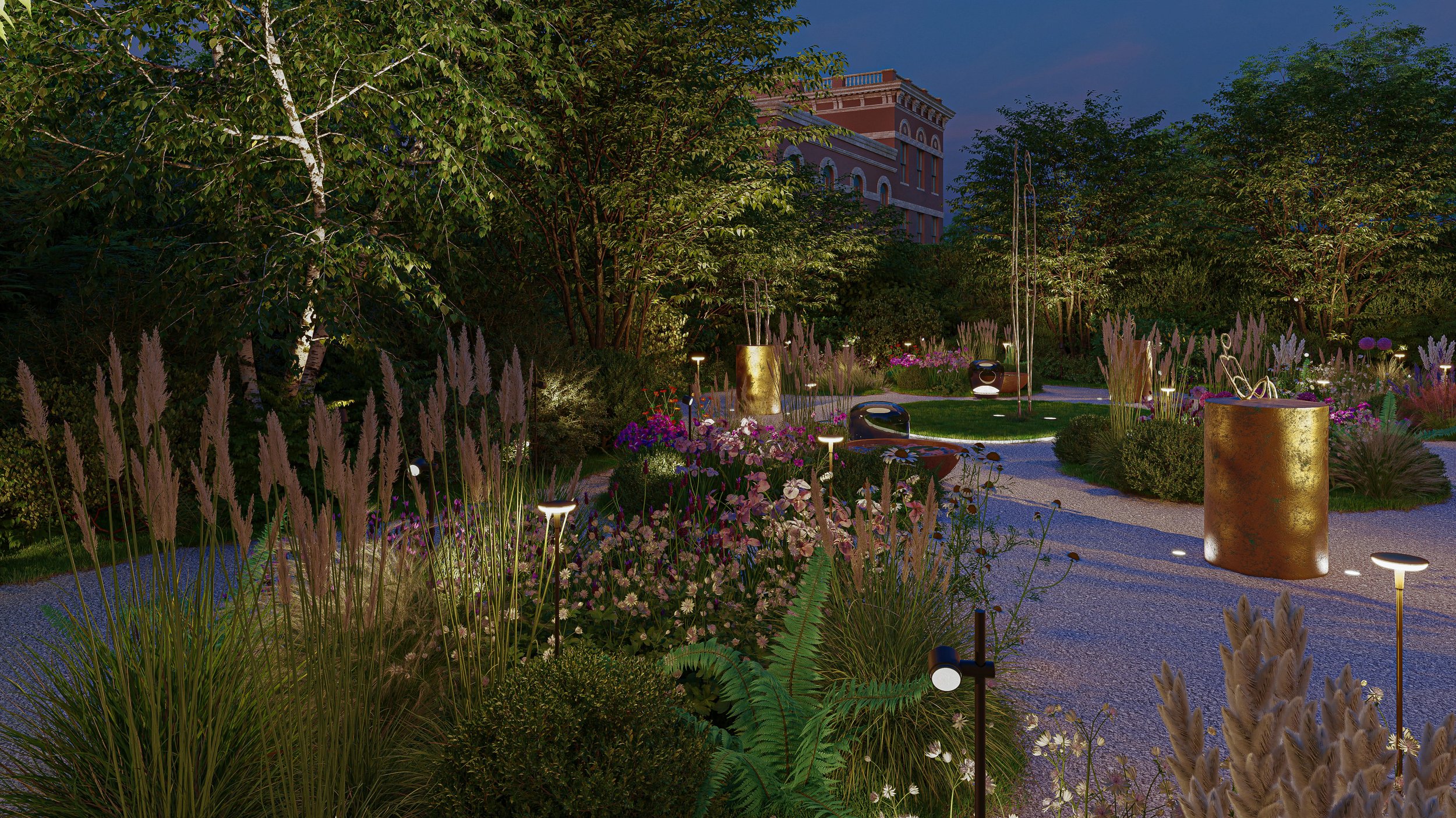 Verlichte tuin met kleurrijke bloemen, siergrassen, grote goudkleurige vazen, en lichte paden tijdens de avond, met een gebouw op de achtergrond.