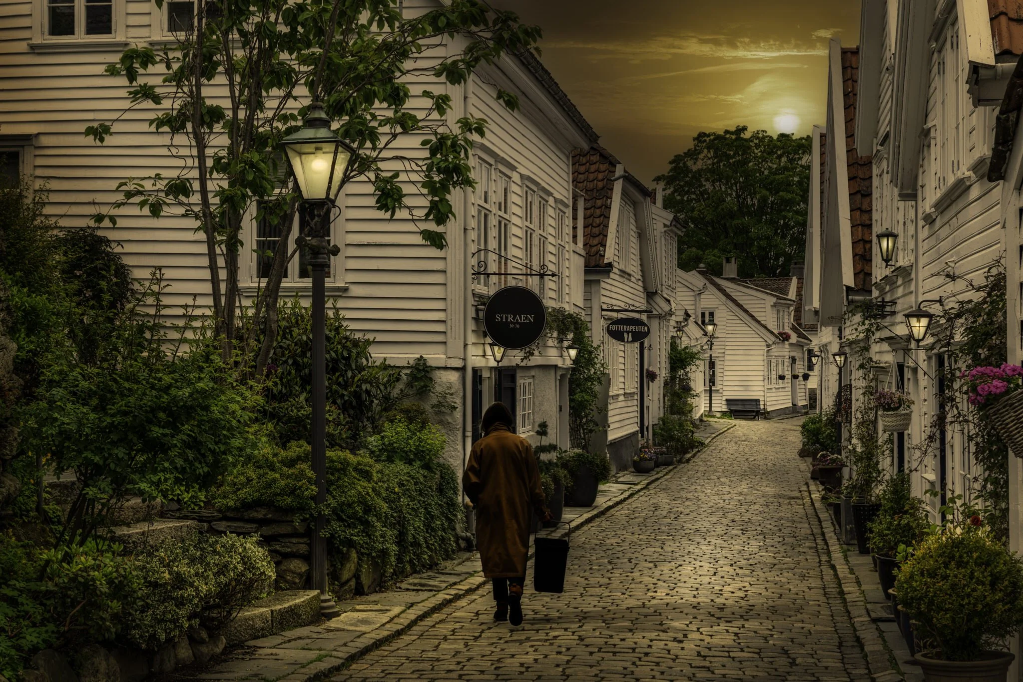 Old City StavangerWomen Walking.jpg