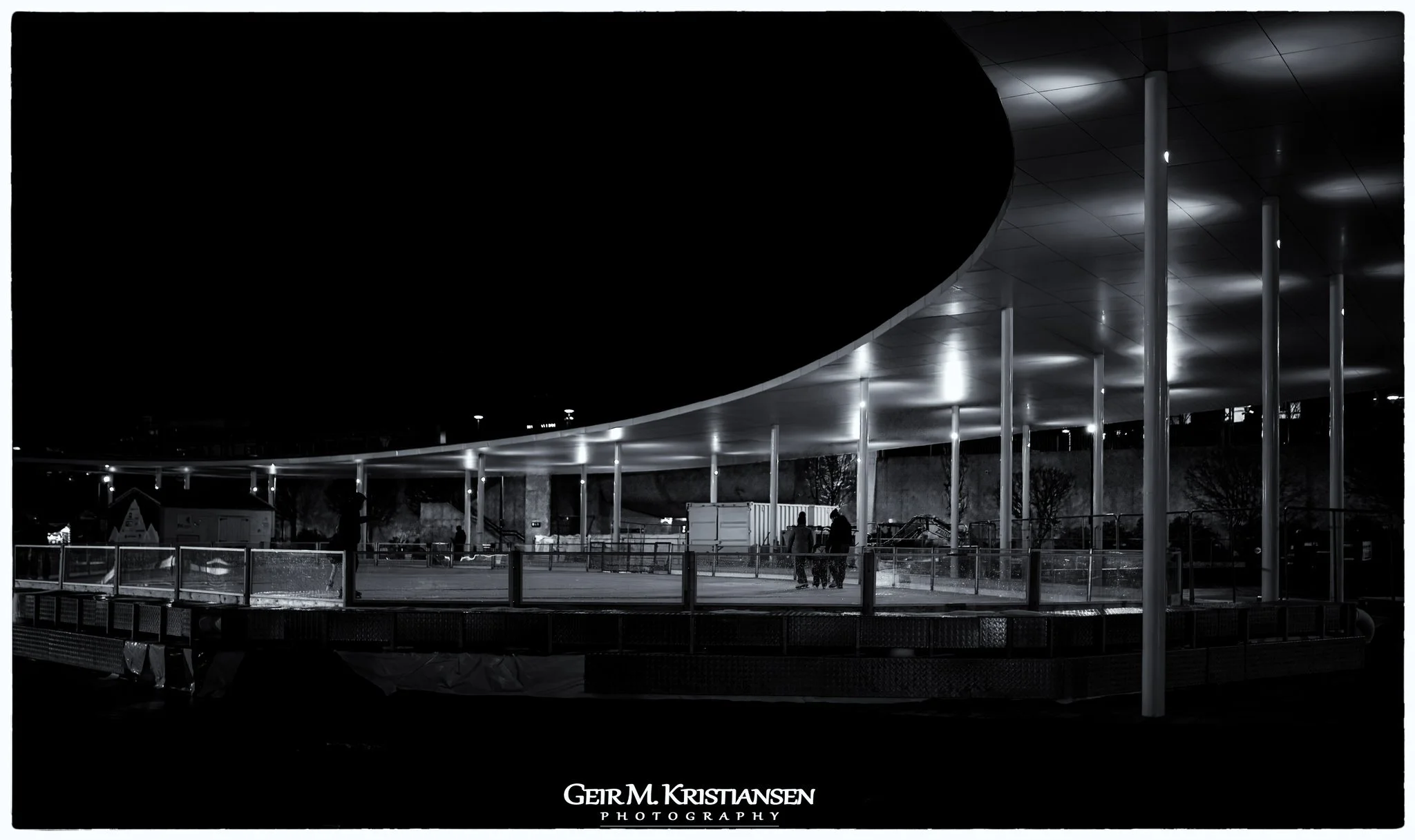 Night Sandnes3BW.jpg