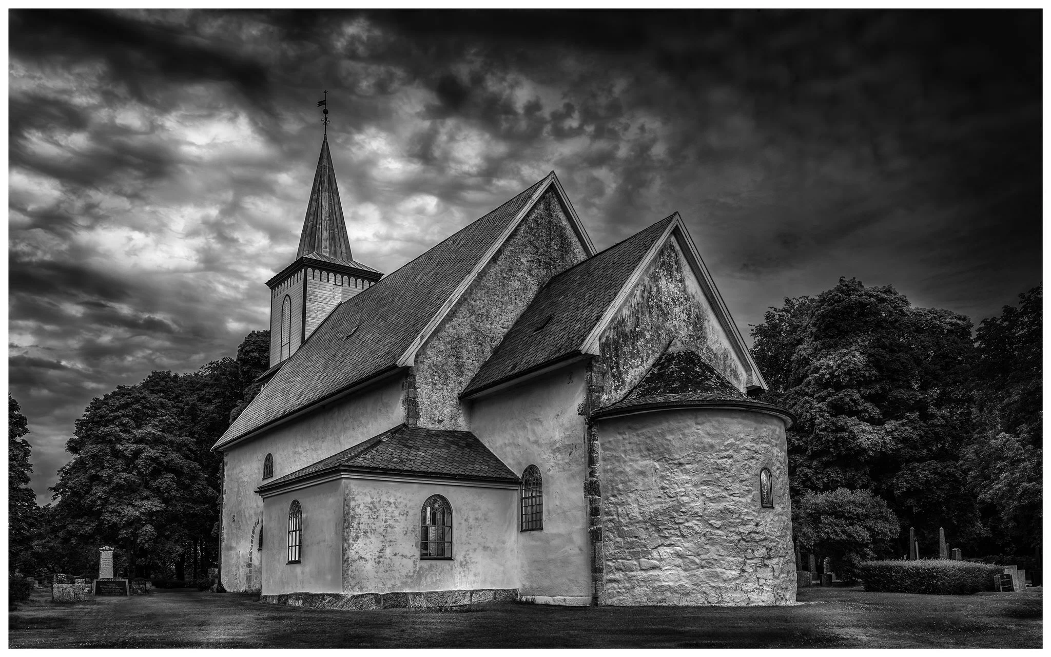 Tanum Kirke2BW.jpg