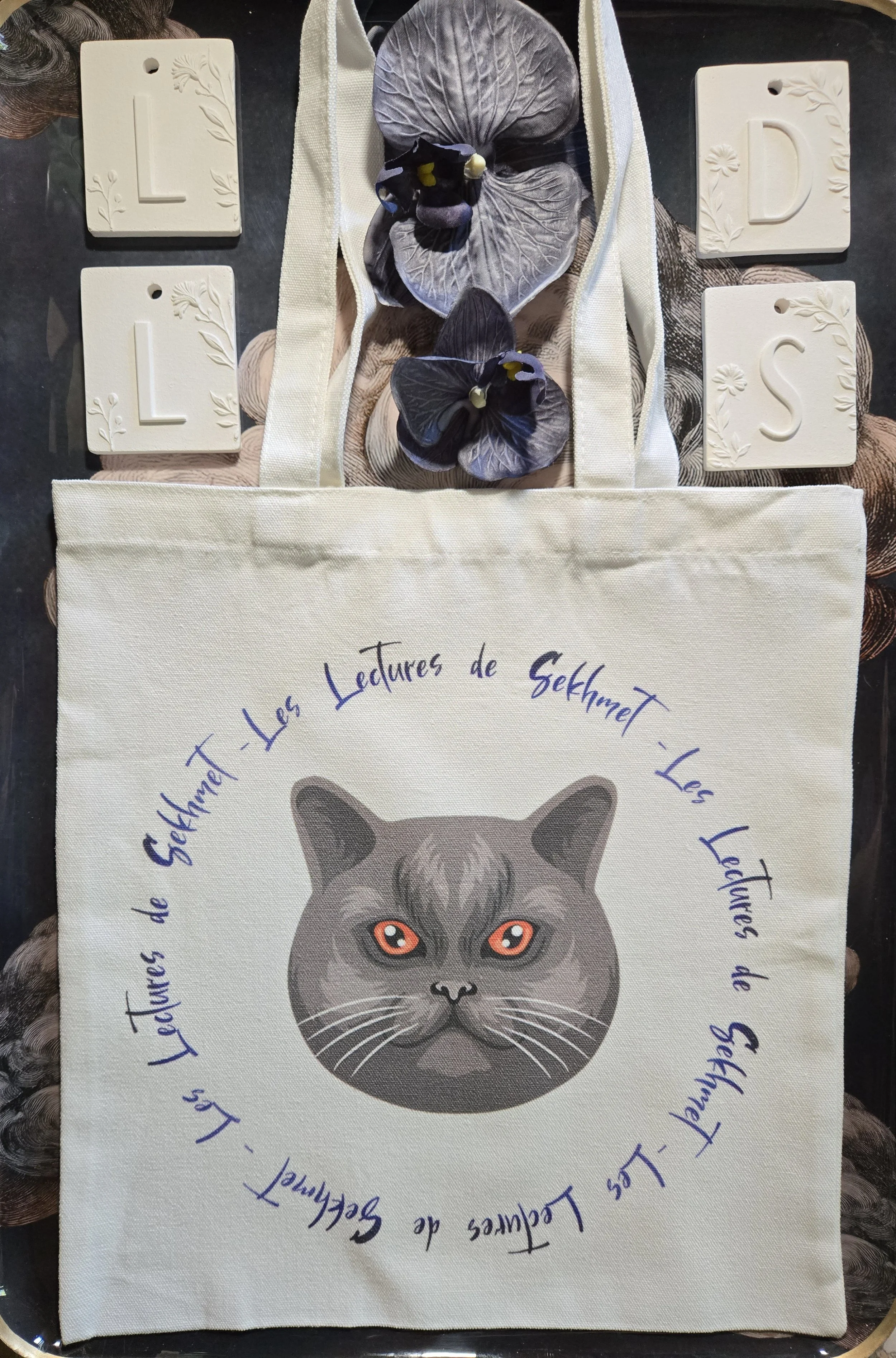Tote bag