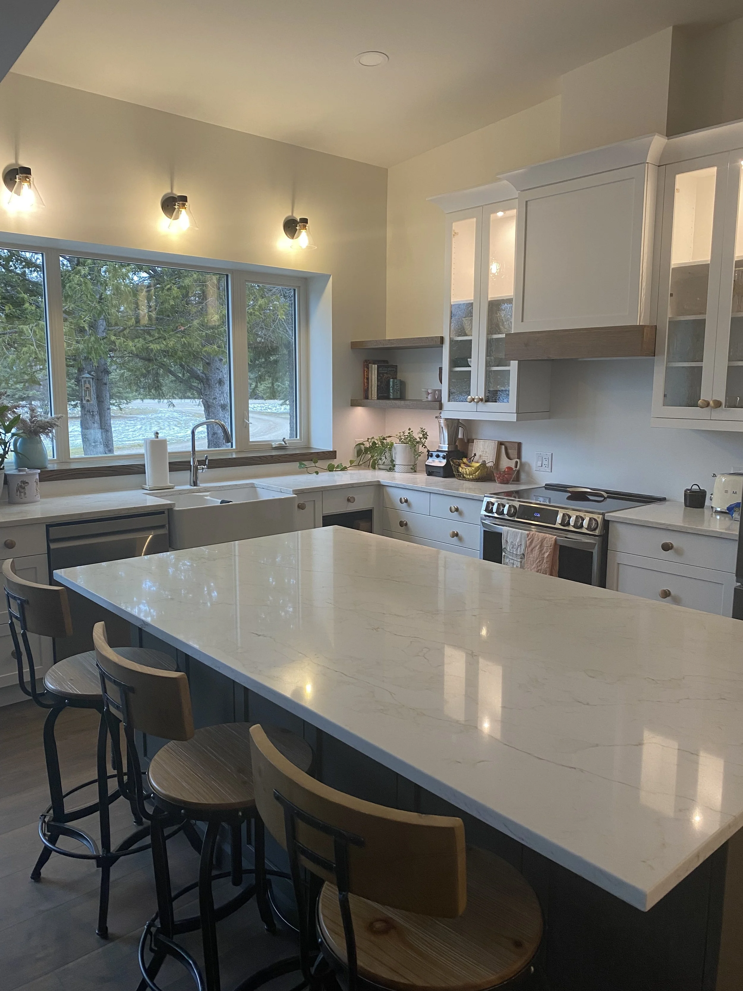 Calm clean kitchen