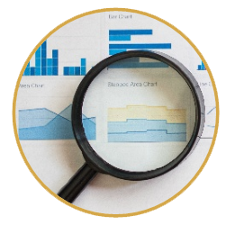 Lupe über Finanzdiagrammen und Charts, die Datenvisualisierung zeigen