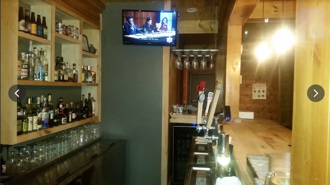 TAVERNA INTERIOR 2.png
