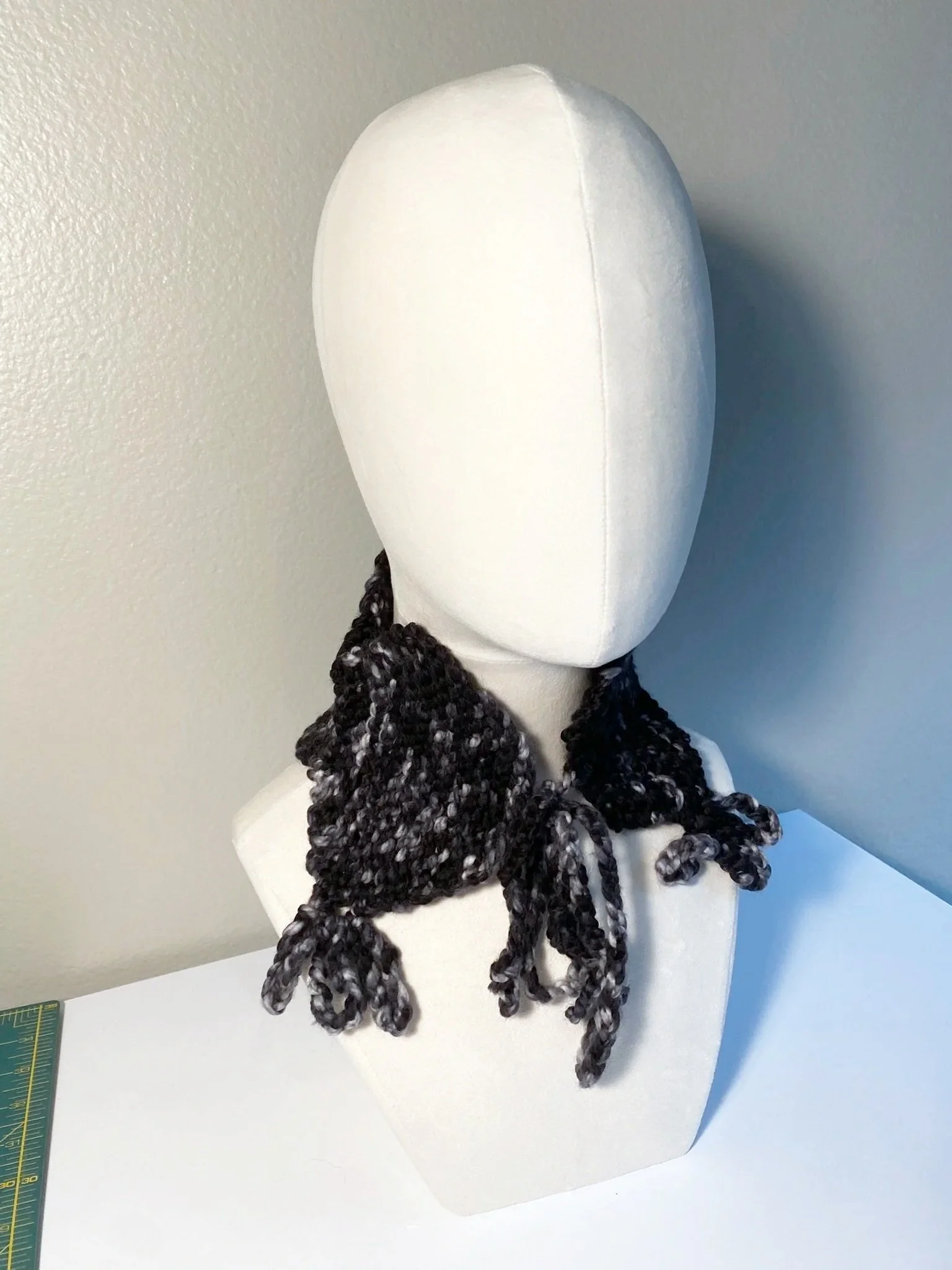 Hexagon Collar