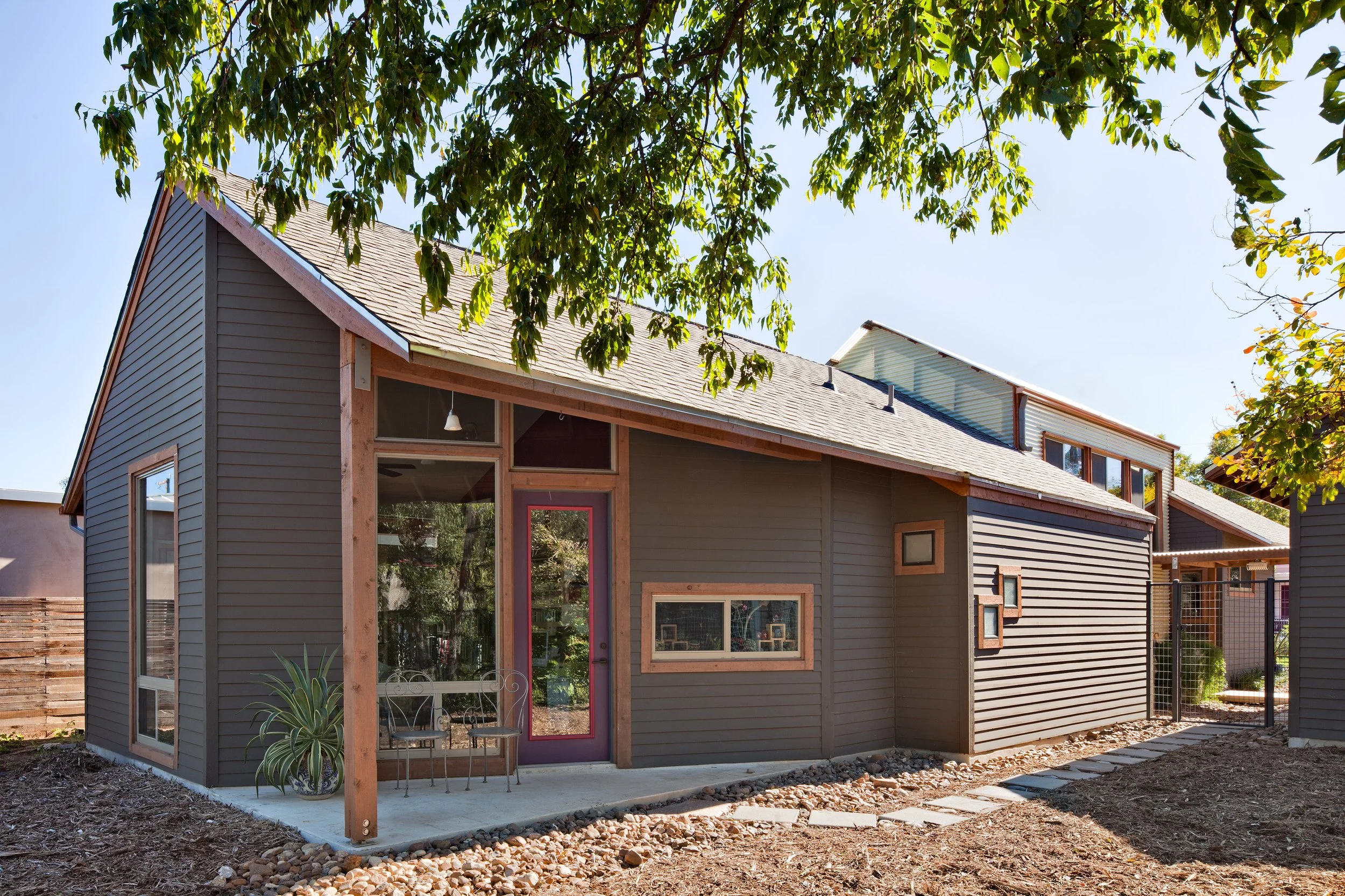 Rear view, Devine Street Residence, San Antonio, Texas, 2009. Photo by Chris Cooper Photography