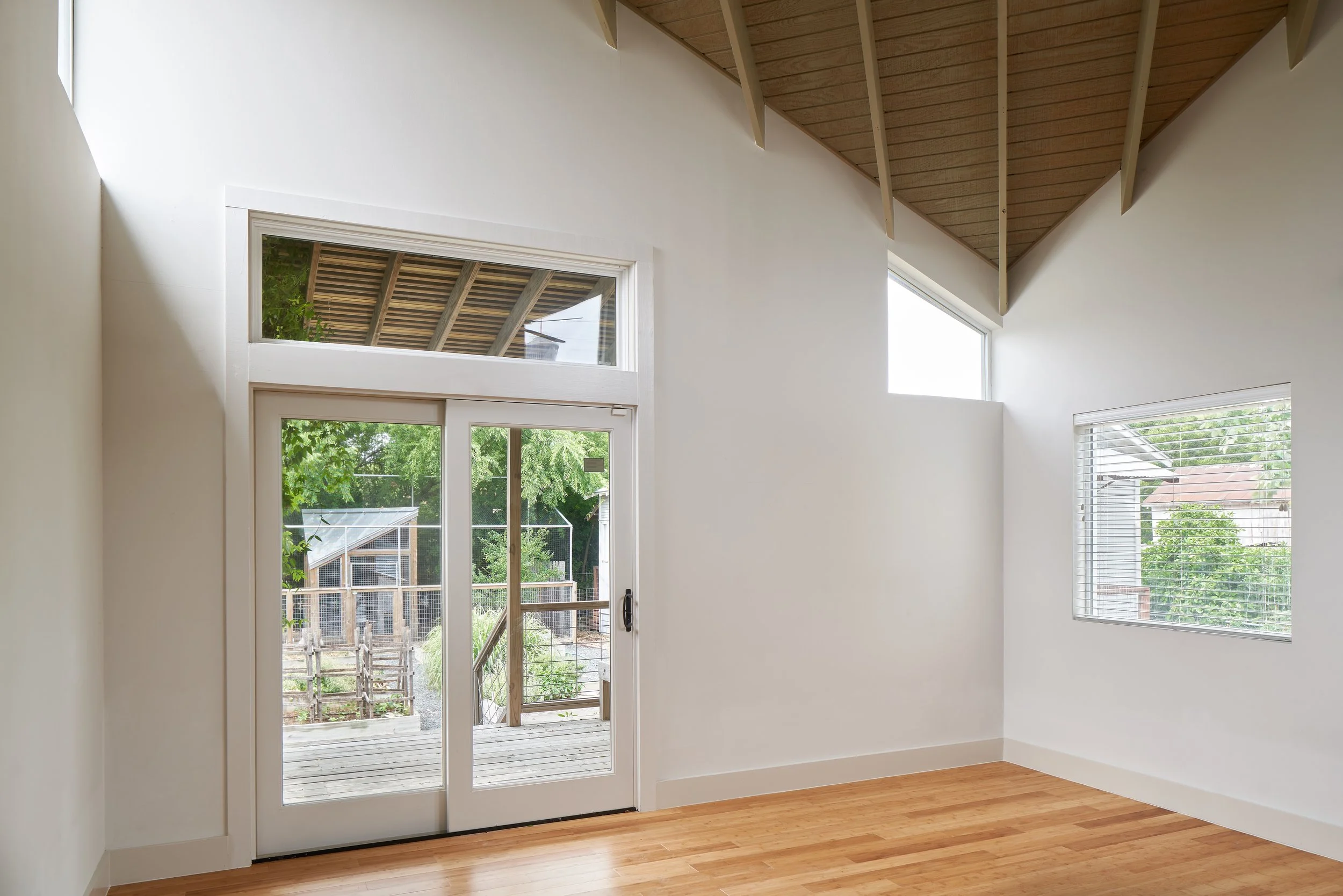 Master's Suite, Leigh Street House, San Antonio, Texas, 2010. Photo by Dror Baldinger