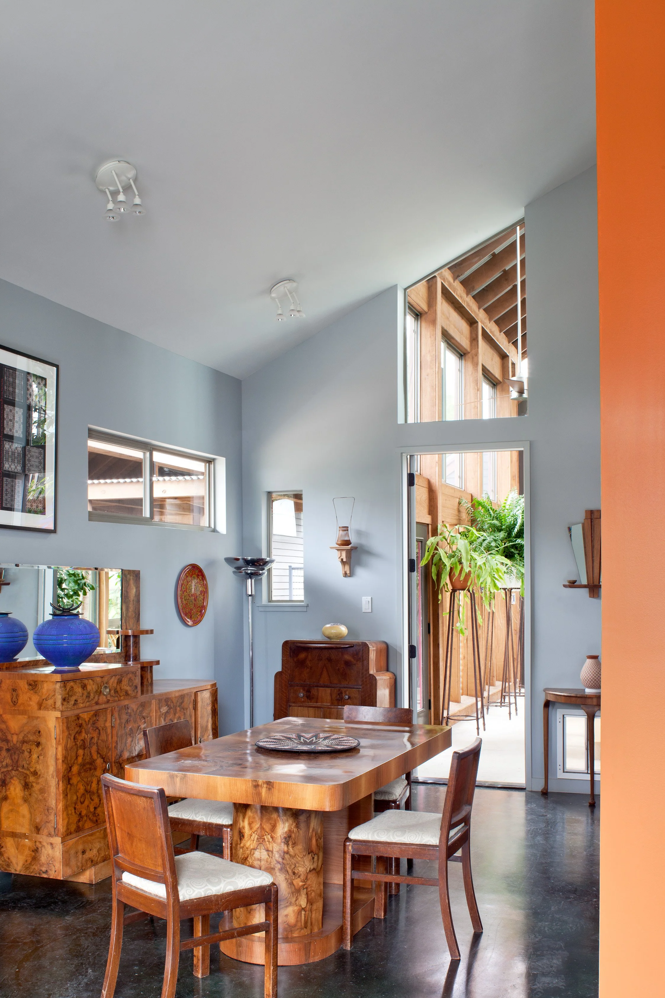 Dining room, Devine Street Residence, San Antonio, Texas, 2009. Photo by Chris Cooper Photography