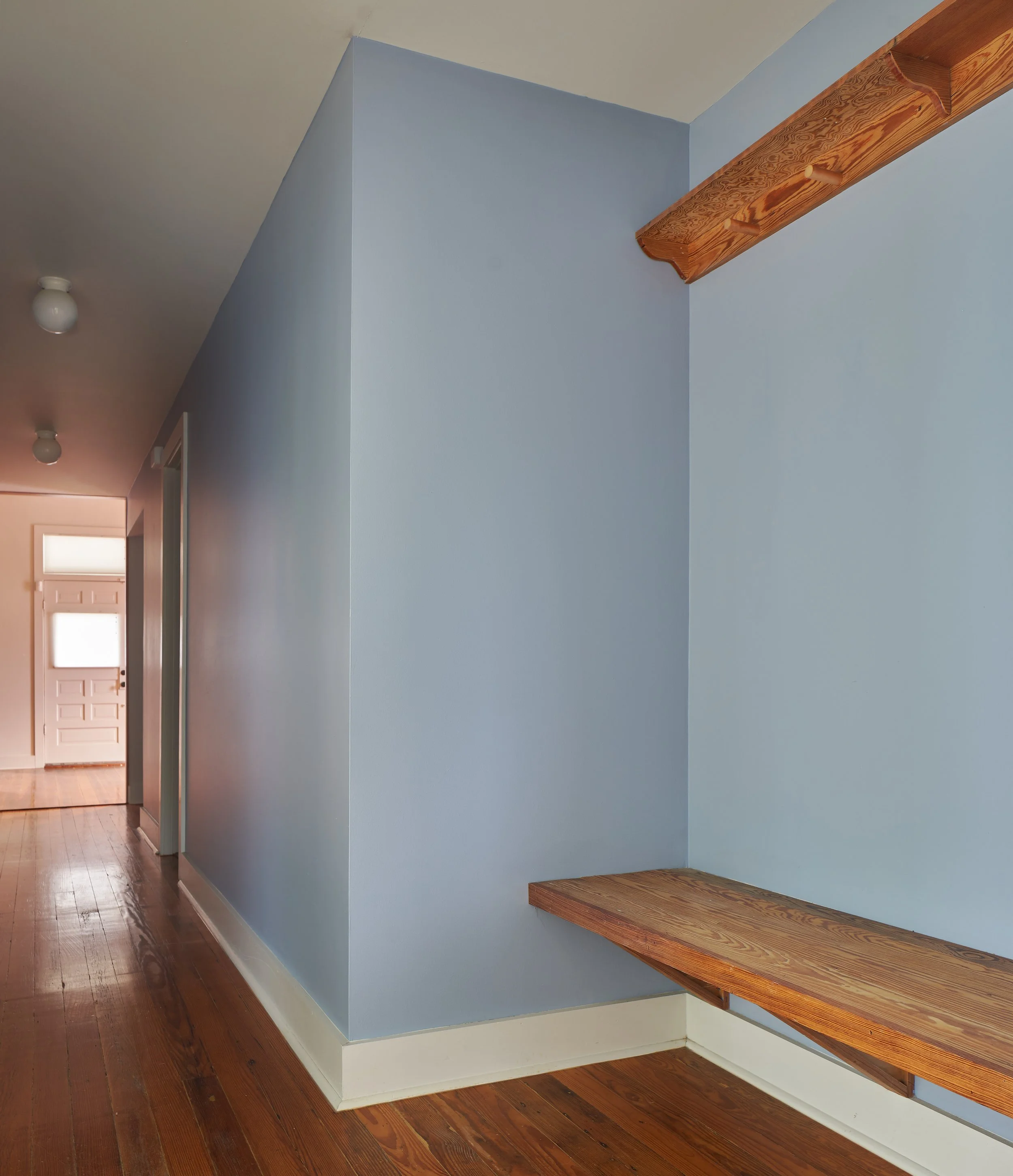 Hallway, Leigh Street House, San Antonio, Texas, 2010. Photo by Dror Baldinger