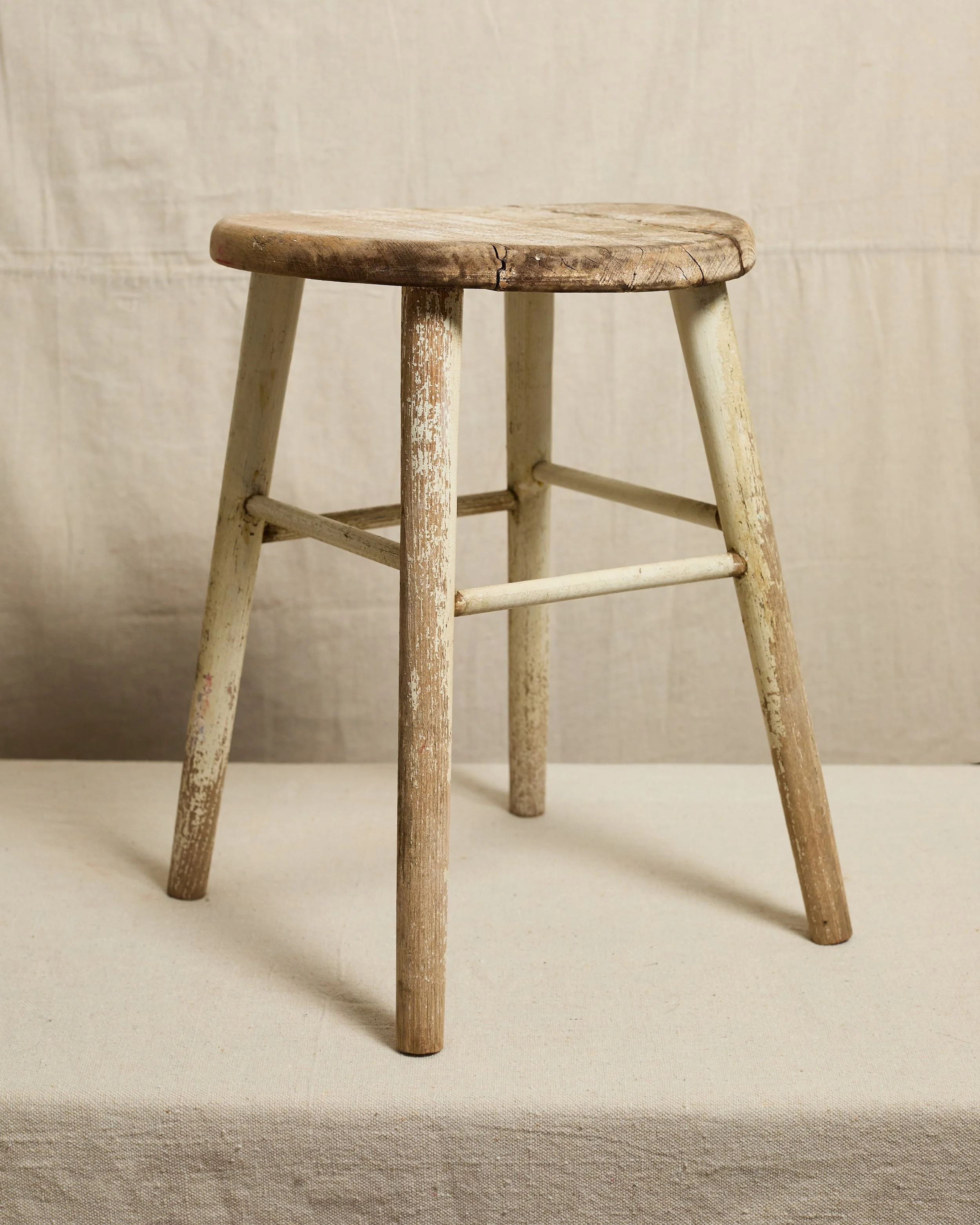 WhiteStool_Website_195.jpg