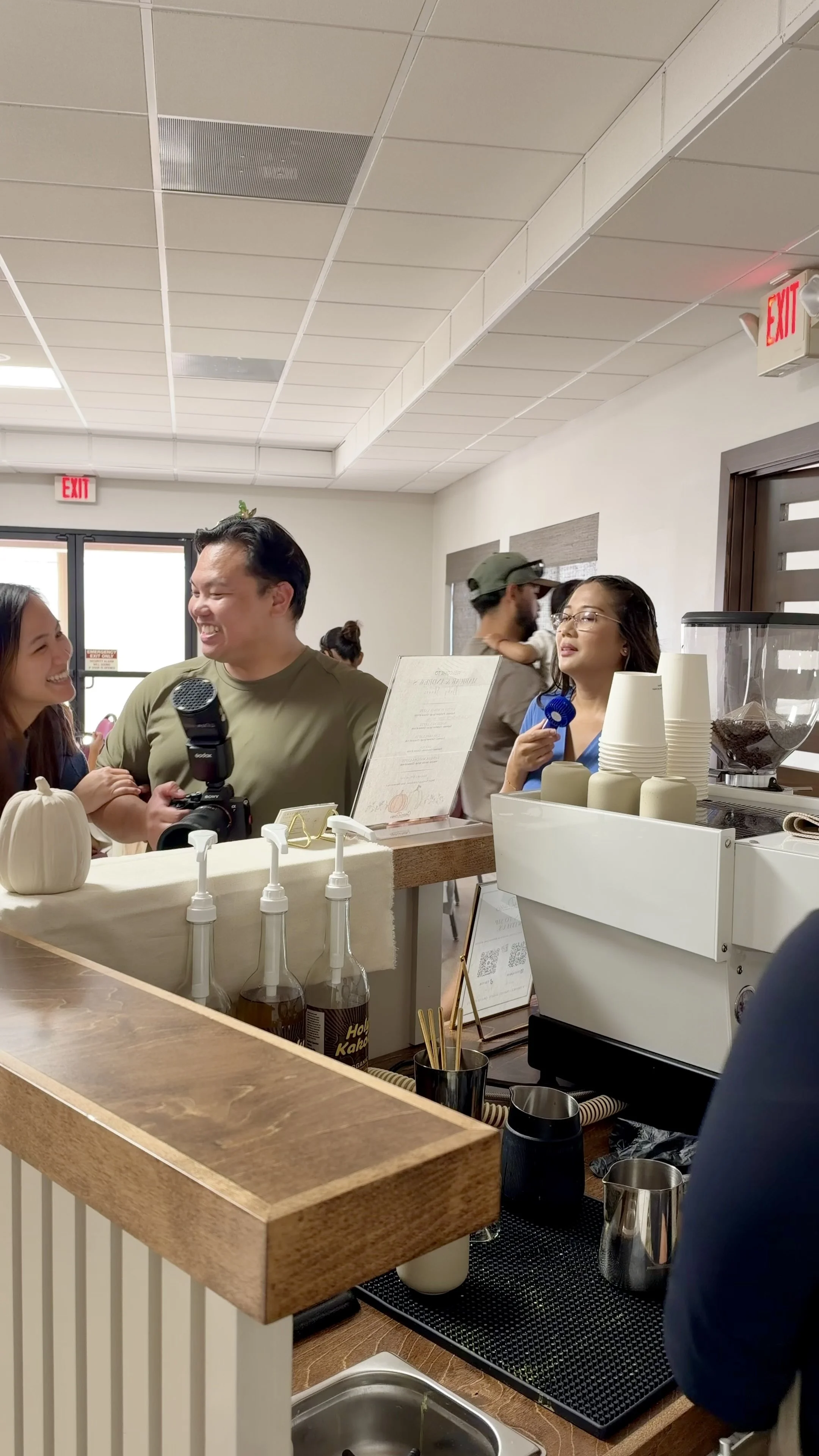 Golden_Daisy_Coffee_Cart_Mobile_Smiling_Happy_Goodtimes.jpg