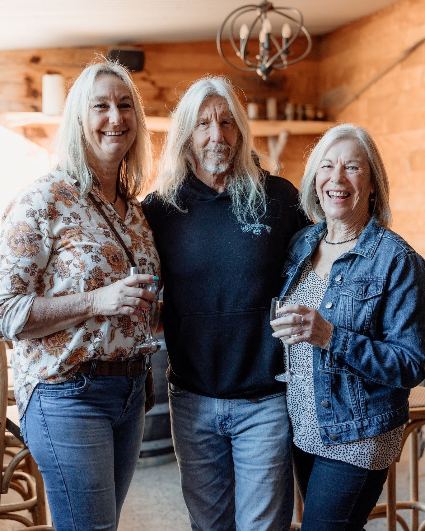 Who's who? It was so lovely to see so many local faces at our last Sunday Sips and Smokehouse. We were so excited by the response that we decided to make them a monthly event. You find us here on the first Sunday of every month, bar open, band playin