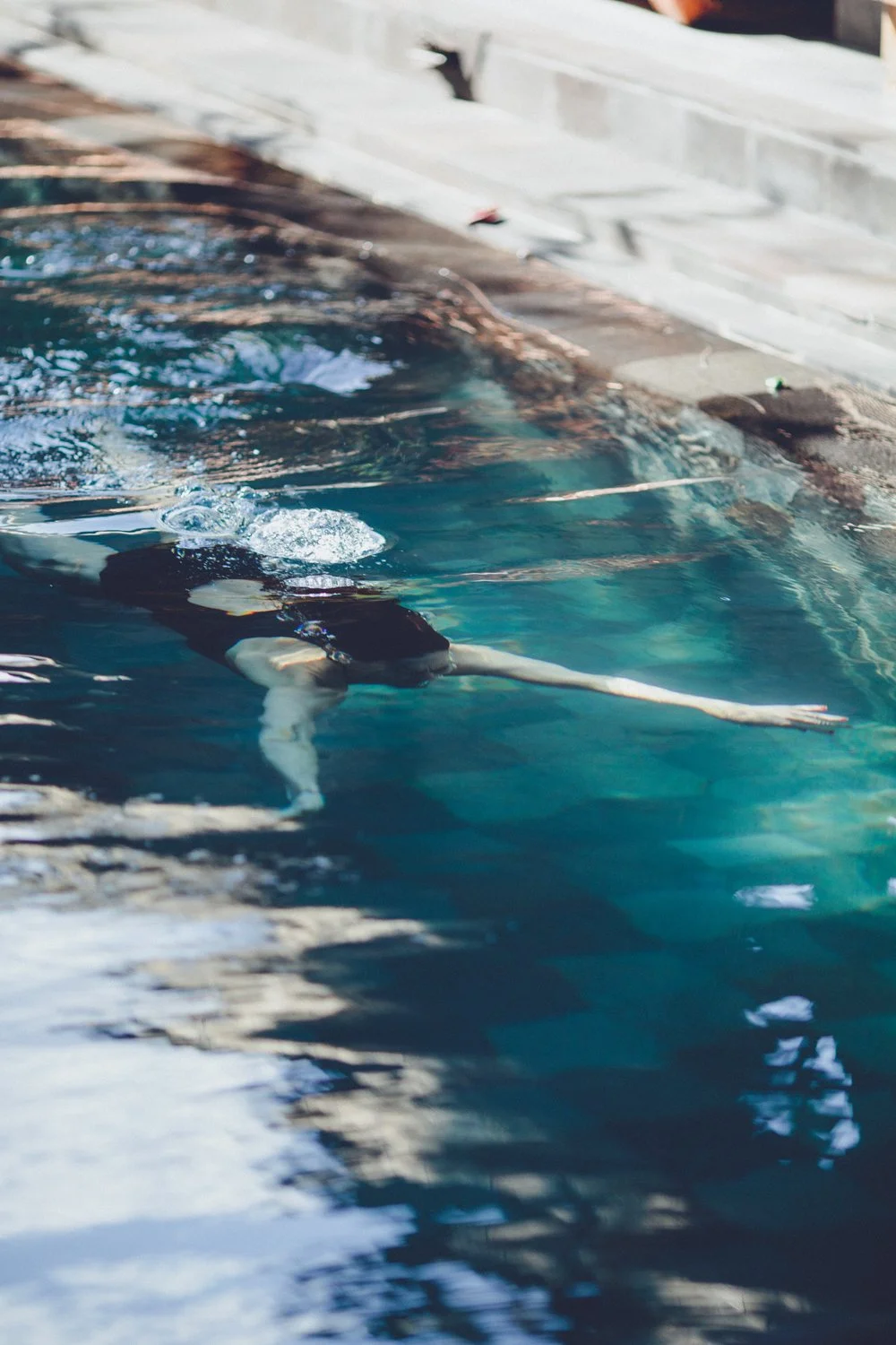 CR_BALI_DIVE INTO WATER.jpg