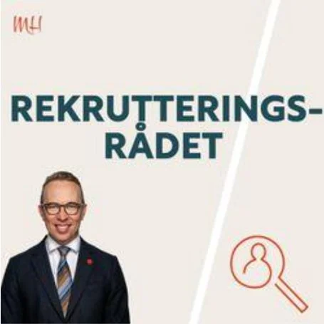 Title slide with text 'REKRYTERINGS-RÅDET', a man in a suit and glasses, and an icon of a person with a magnifying glass.