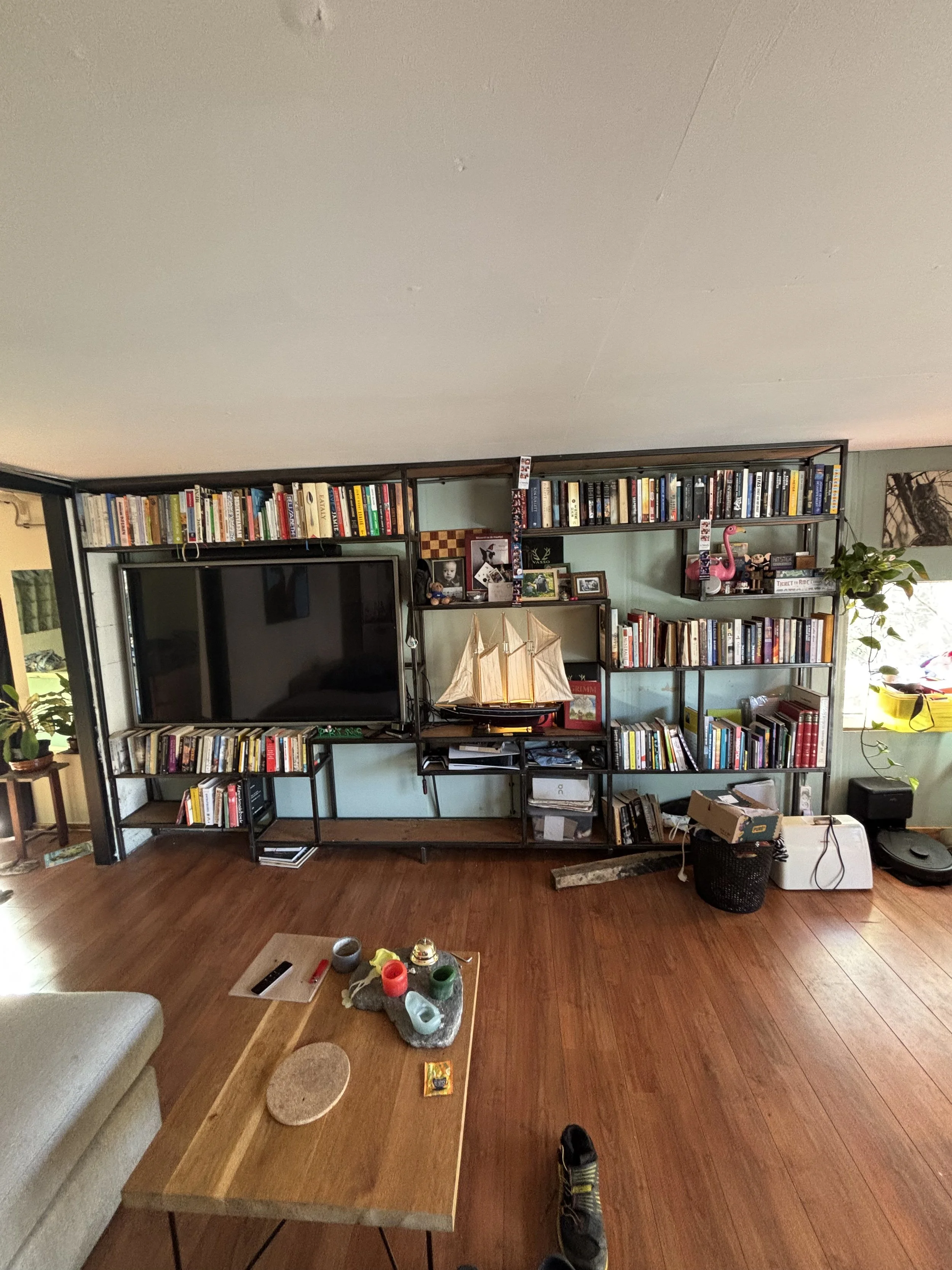 Wandkast grote TV