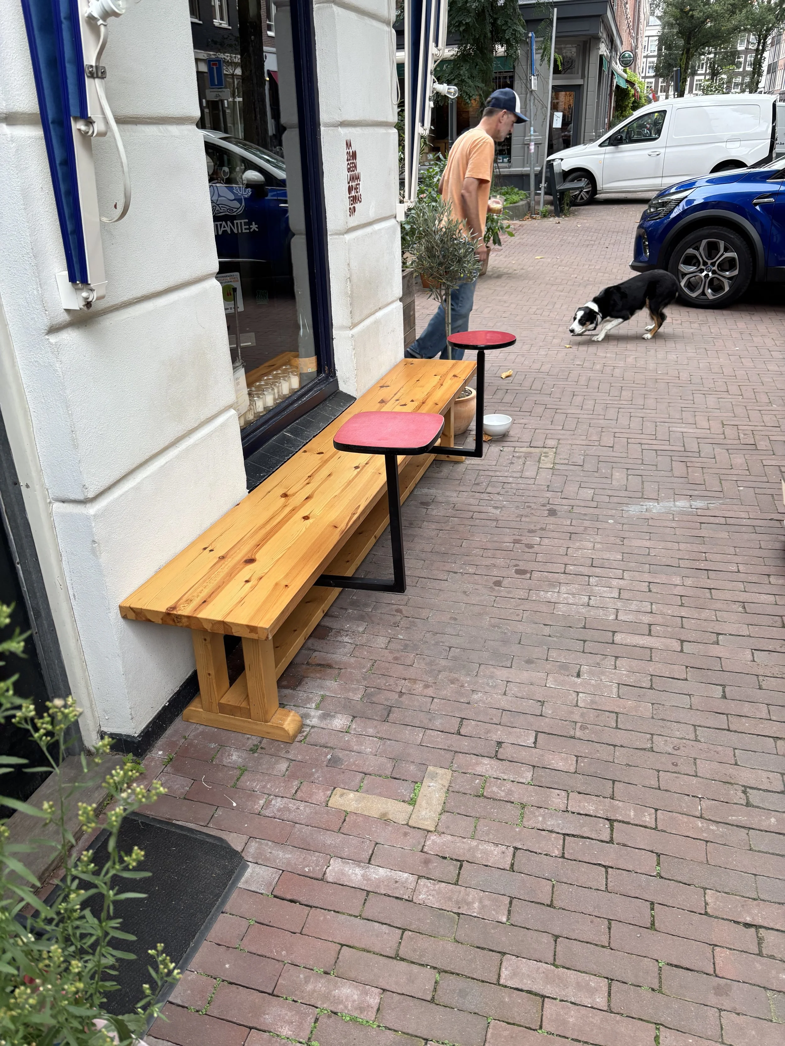 Gemakkelijk demonteerbare terras tafel / bar tafel