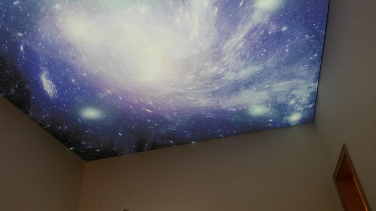Deckenbeleuchtung mit Galaxy- und Sternenhimmel-Design