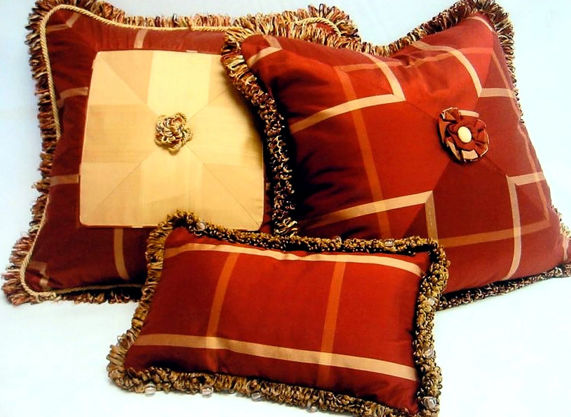Concentric square silk pillows with trim • Design: Jayne Bunce Interiors