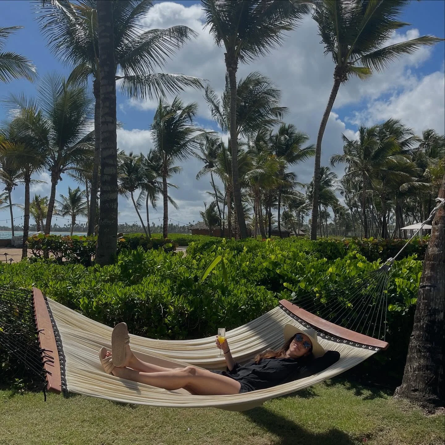 Hi, I&rsquo;m Julianne &mdash; wife, mom of three and a traveler who has explored 23 countries (with so many more on the list!). After years in hotels and hospitality &mdash; and a few beautiful years focused on my family &mdash; I am so excited to r