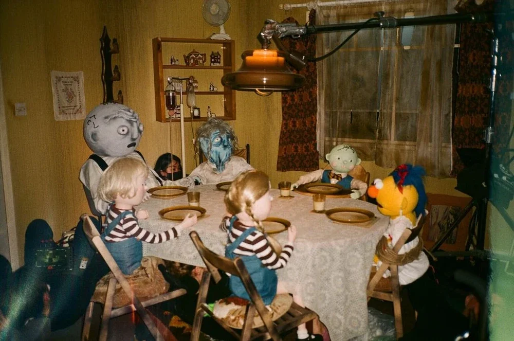 Family_bts_Yellow_Guy_and_the_Weird_Family_eating_together.webp