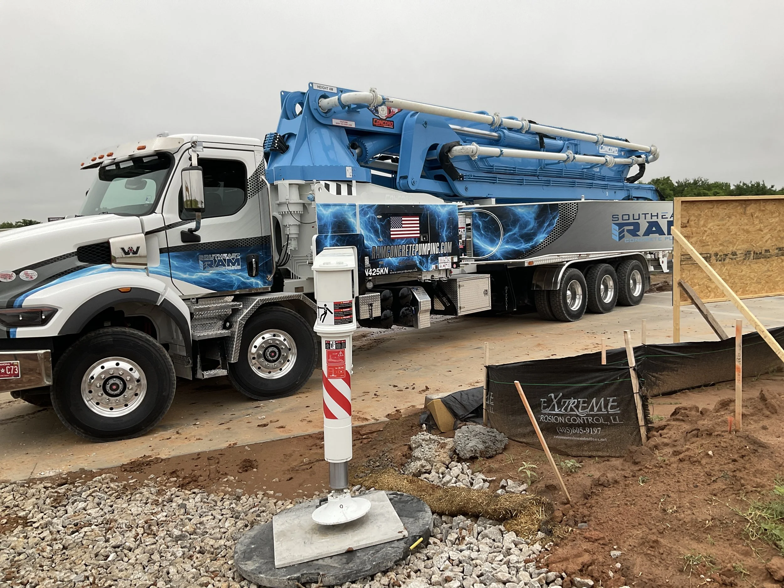 An image of the truck on site.