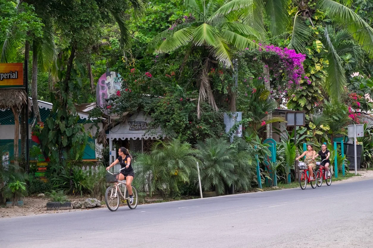 solo female travelers retreat costa rica
