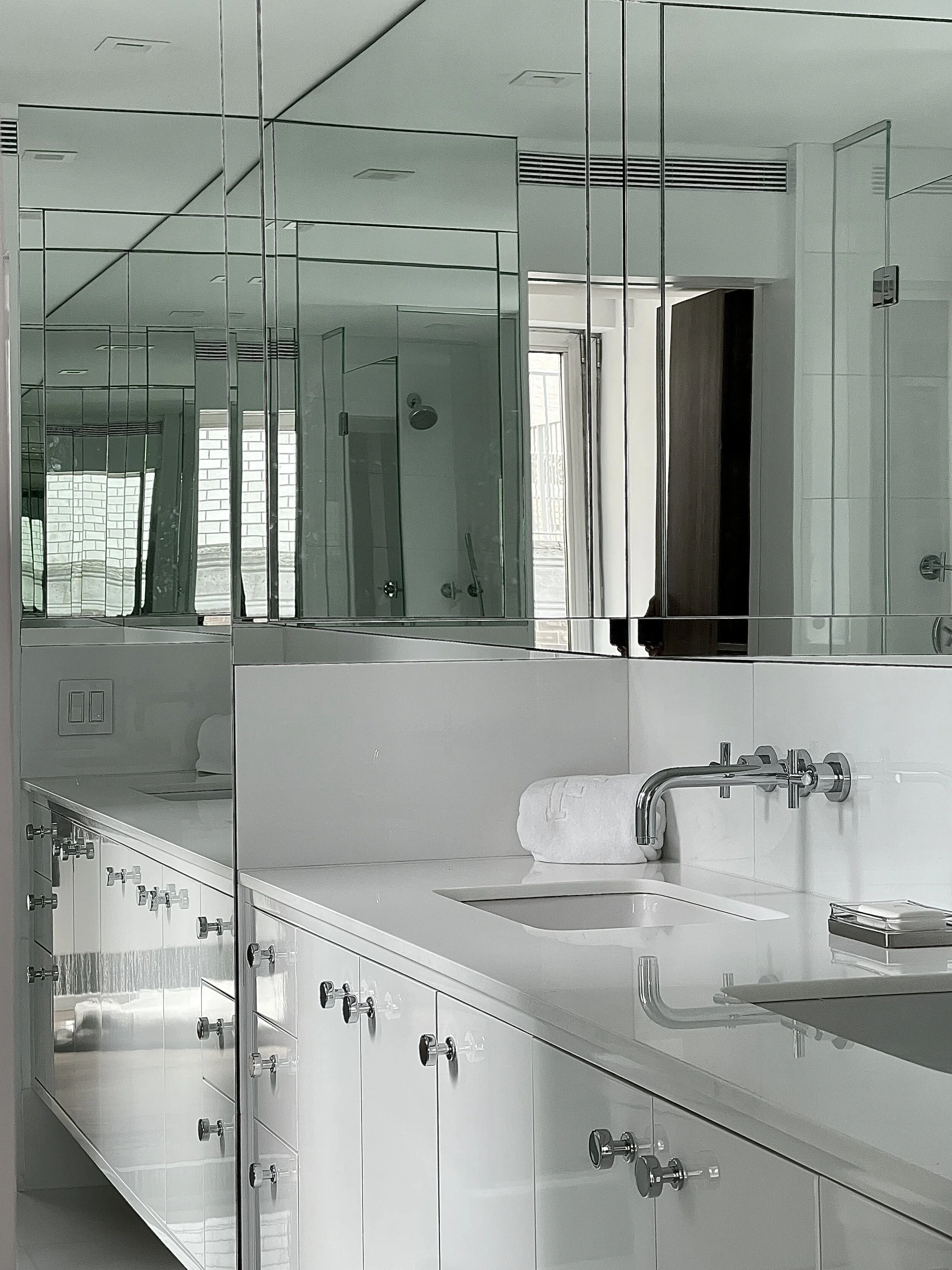 47-bathroom-mirrored-double-vanity-nyc.jpg