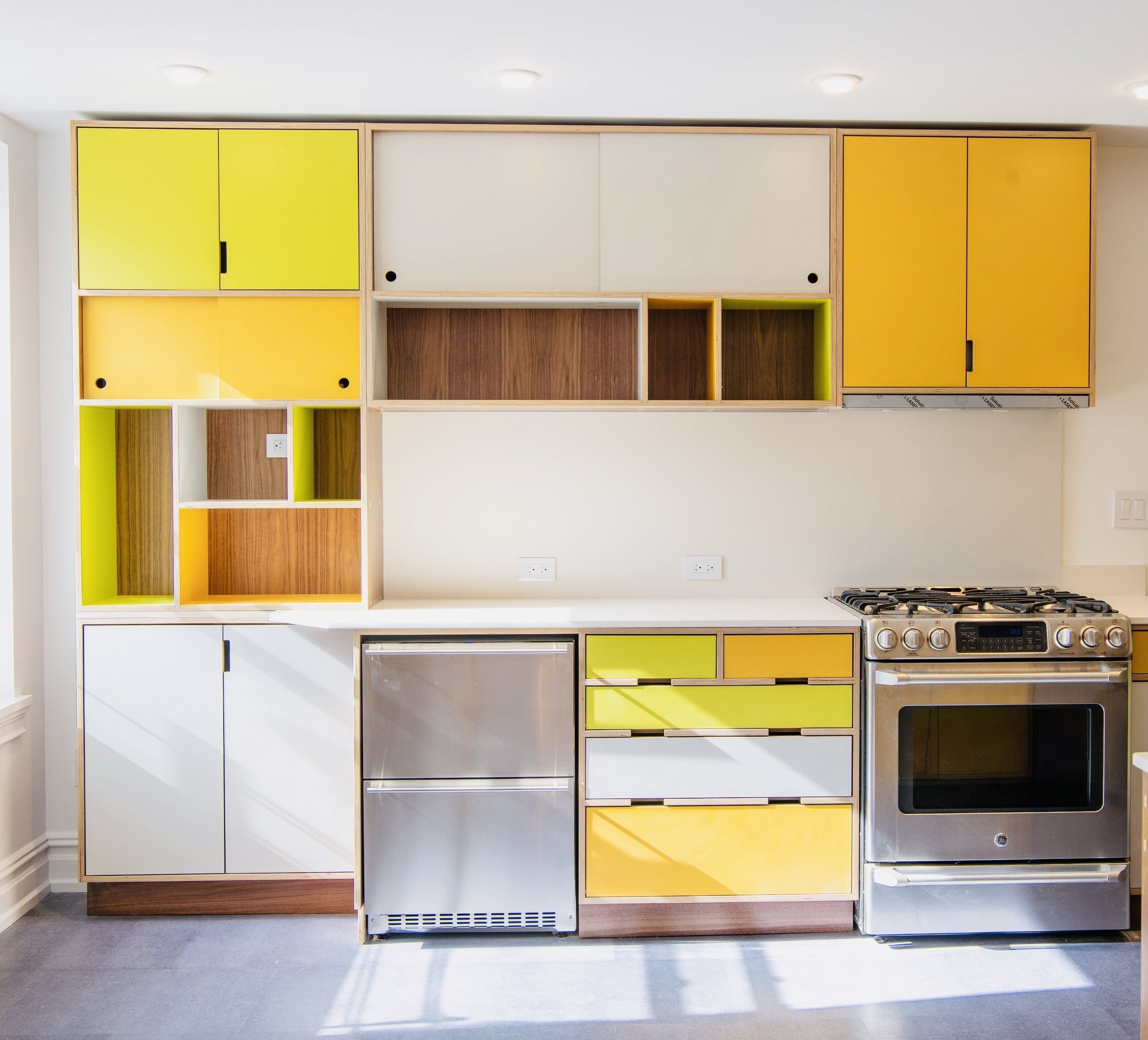 09-kitchen-yellow-lacquer-cabinets-nyc.jpg