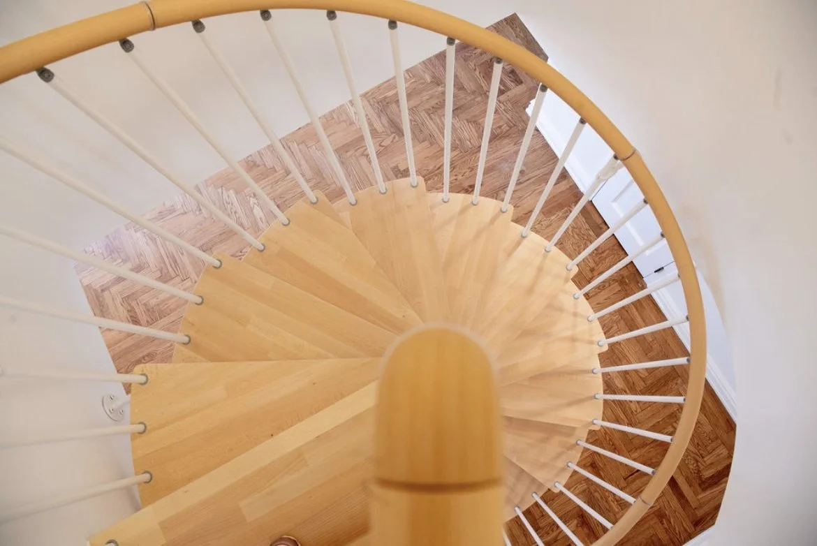 25-spiral-staircase-white-oak-nyc.jpg