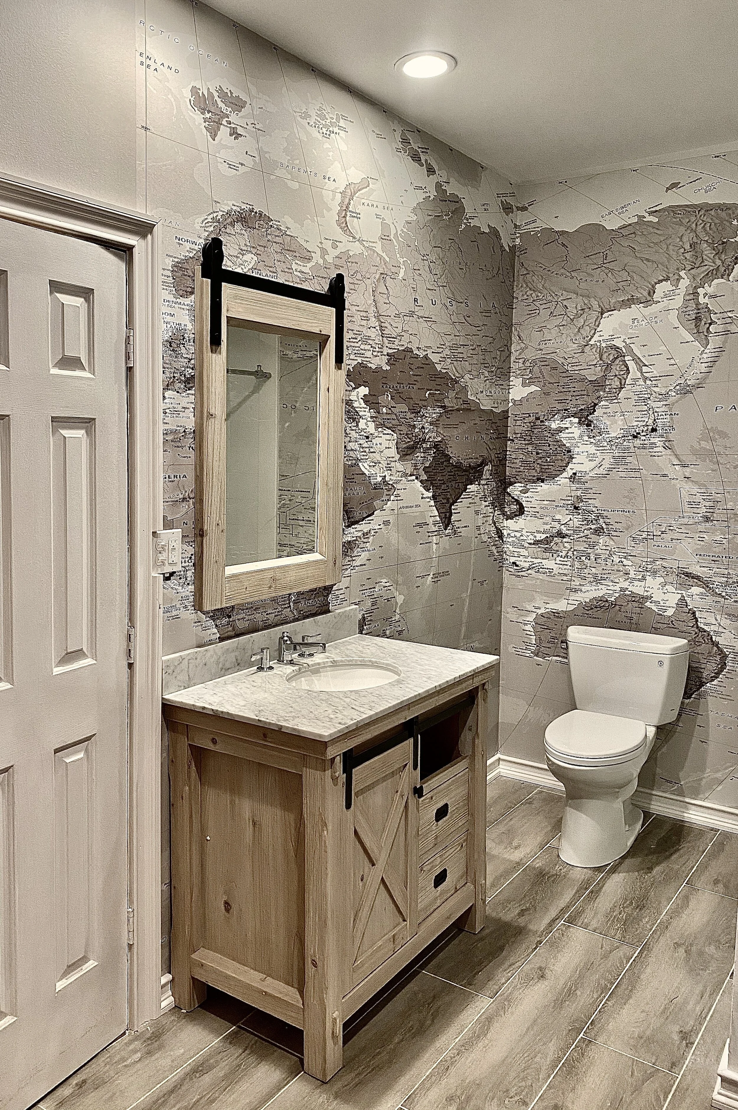 50-powder-room-map-wallpaper-nyc.jpg