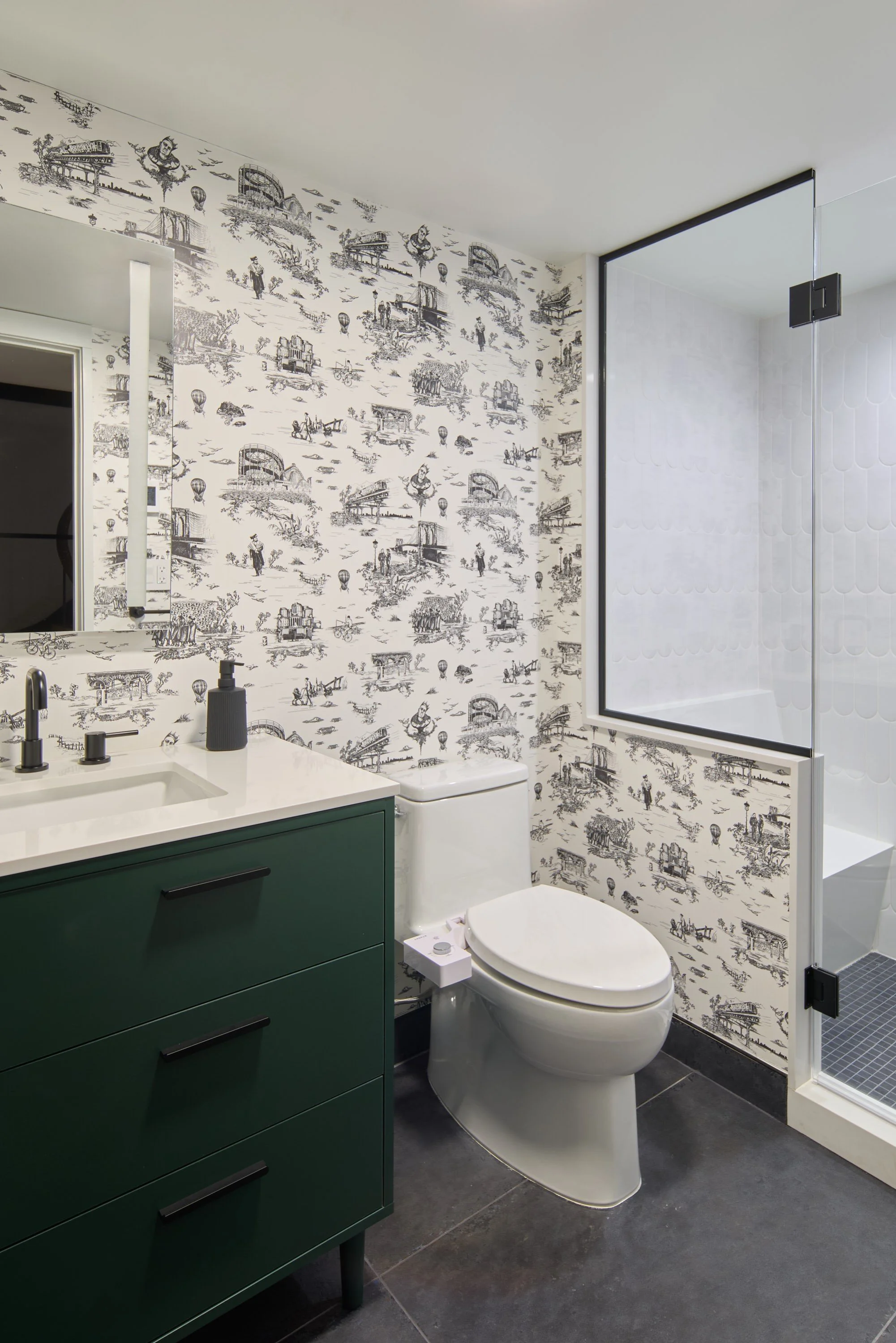 26-powder-room-toile-wallpaper-nyc.jpg