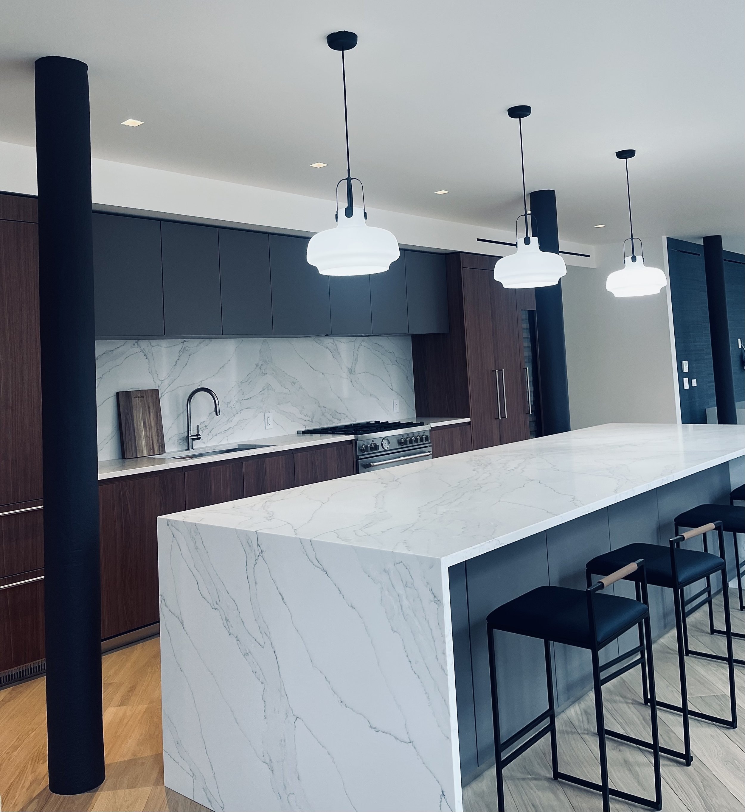 39-kitchen-marble-waterfall-island-nyc.jpg
